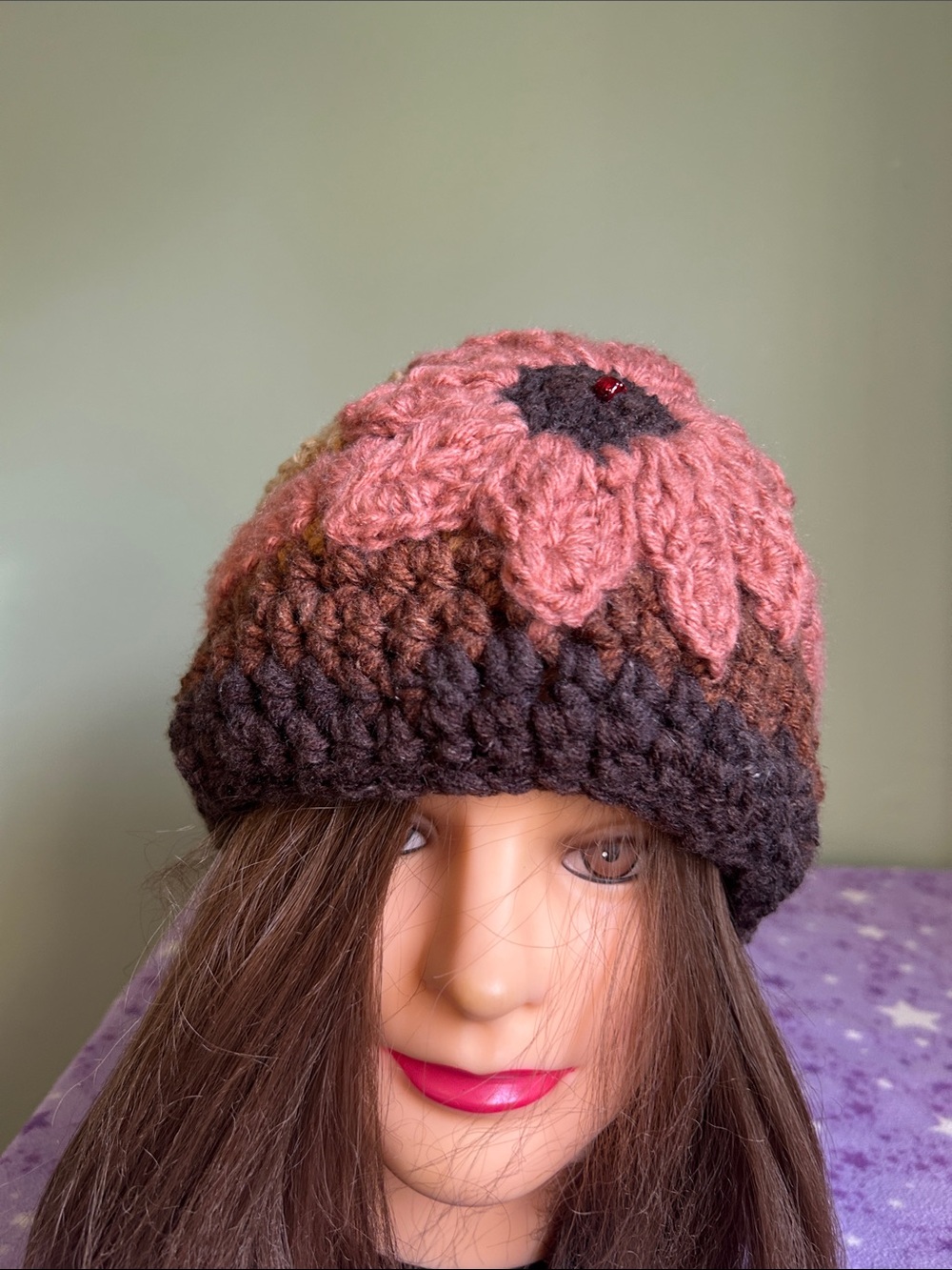 Crocheted medium sunflower beanie acrylic yarn new